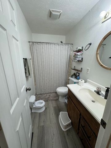 700 Robin Road Road, Mountain Grove, MO 65711