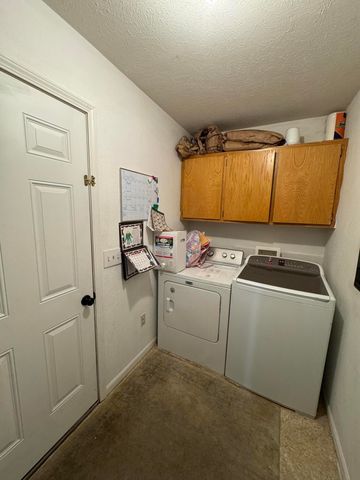 700 Robin Road Road, Mountain Grove, MO 65711