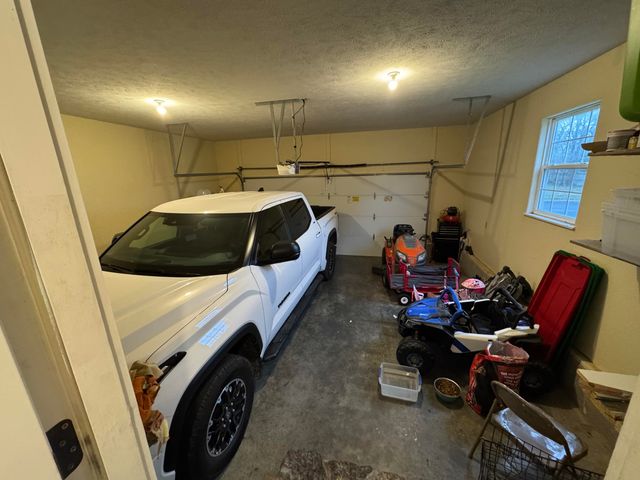 700 Robin Road Road, Mountain Grove, MO 65711