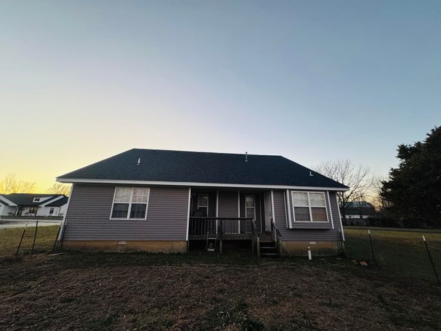 700 Robin Road Road, Mountain Grove, MO 65711