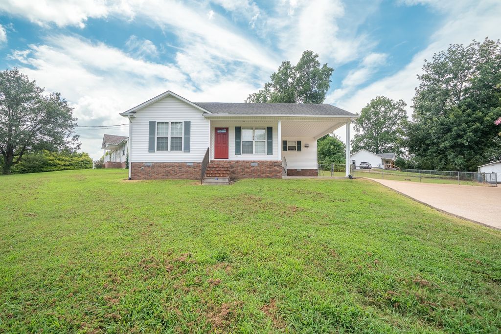 1007 Old Florence Rd, Lawrenceburg, TN 38464
