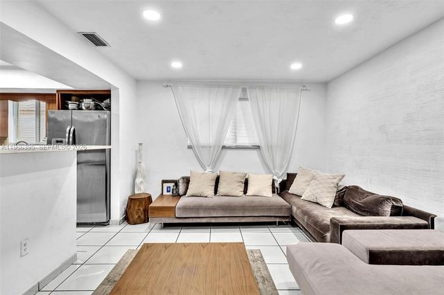 9524 Byron Ave, Surfside, FL 33154