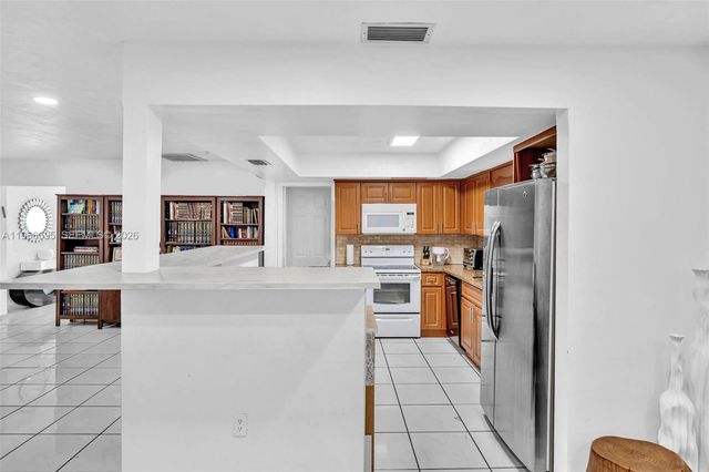 9524 Byron Ave, Surfside, FL 33154