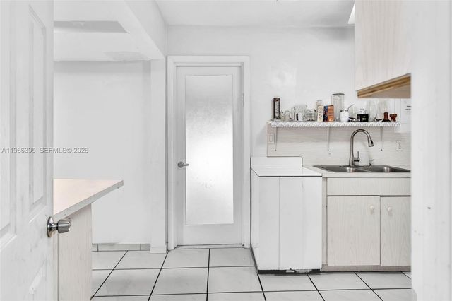 9524 Byron Ave, Surfside, FL 33154