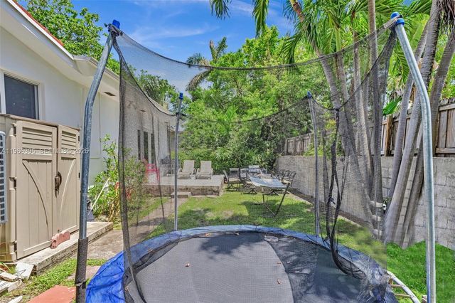 9524 Byron Ave, Surfside, FL 33154