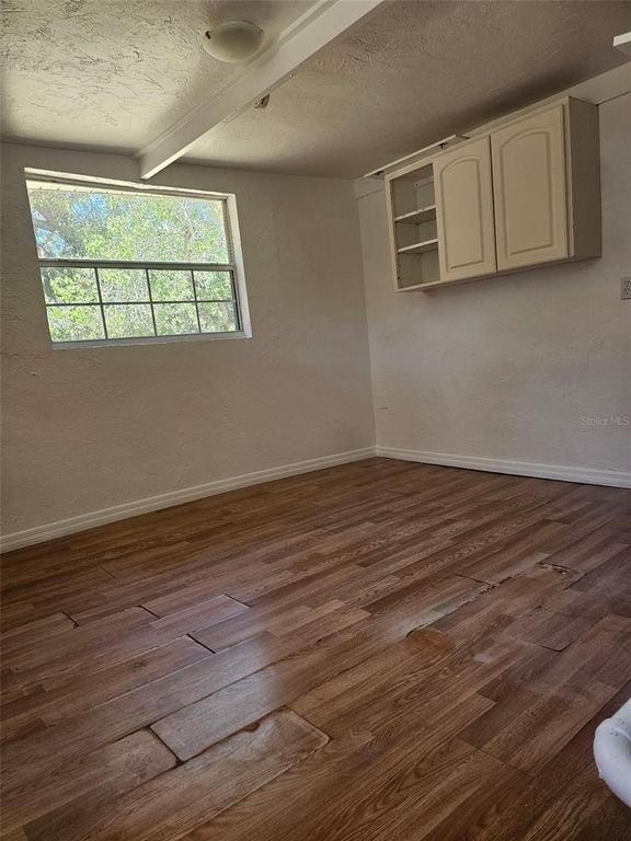 Image 7 of property listing at 1529 23RD STREET, Sarasota, FL 34234