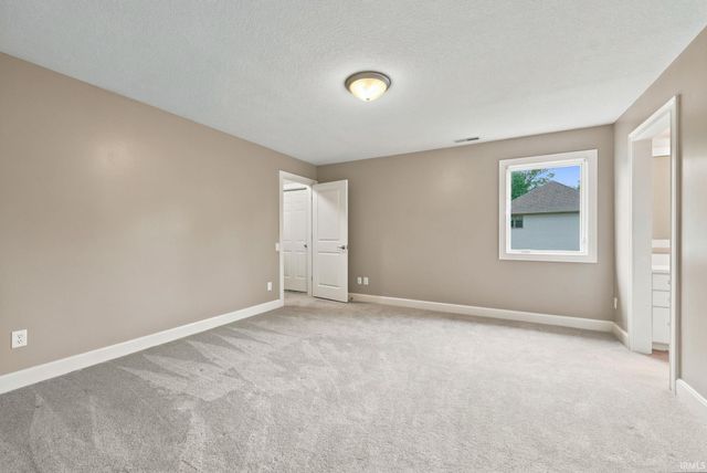 1716 Forest Trail, Fort Wayne, IN 46845