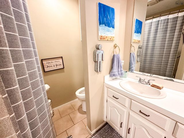 2427 PARADISE STREET, Vernon, TX 76384