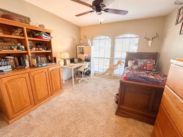 2427 PARADISE STREET, Vernon, TX 76384