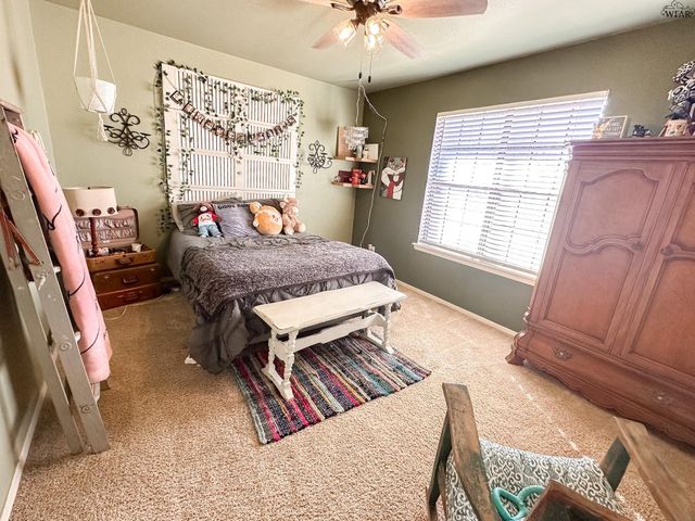 2427 PARADISE STREET, Vernon, TX 76384