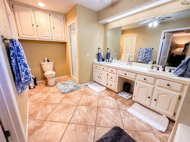 2427 PARADISE STREET, Vernon, TX 76384