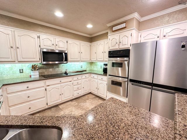 2427 PARADISE STREET, Vernon, TX 76384