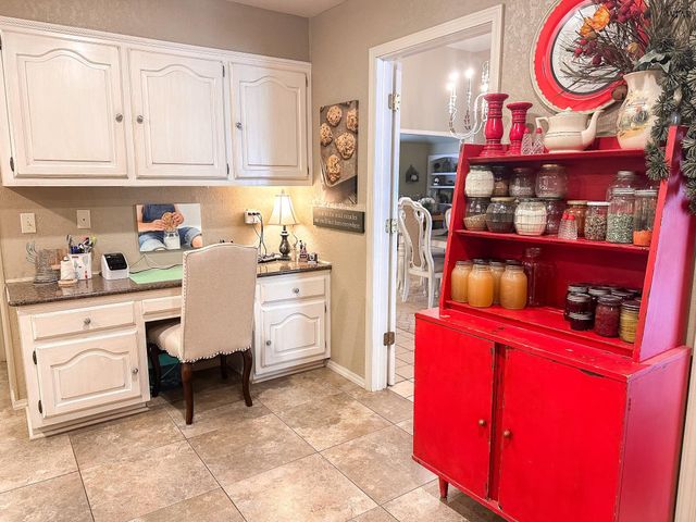 2427 PARADISE STREET, Vernon, TX 76384