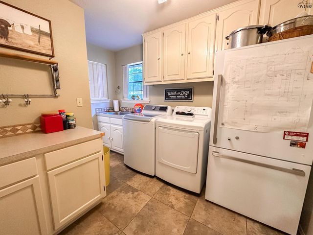 2427 PARADISE STREET, Vernon, TX 76384