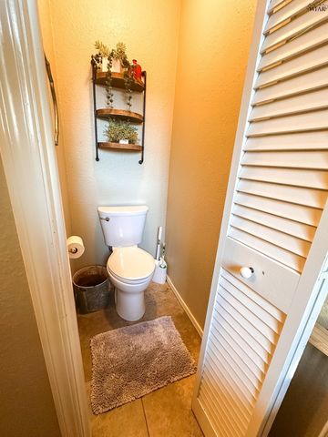 2427 PARADISE STREET, Vernon, TX 76384