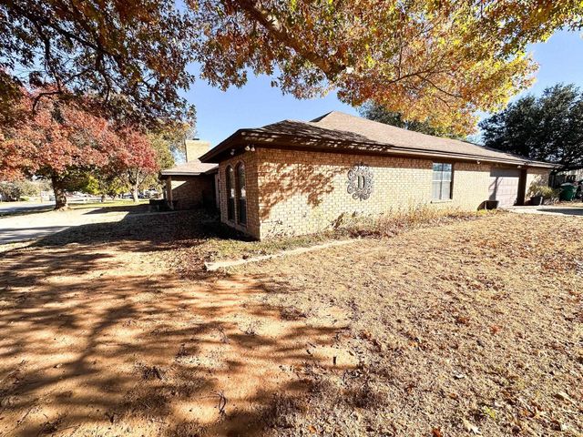 2427 PARADISE STREET, Vernon, TX 76384