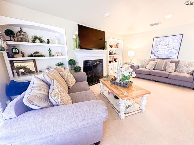 2427 PARADISE STREET, Vernon, TX 76384