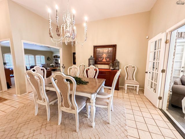 2427 PARADISE STREET, Vernon, TX 76384