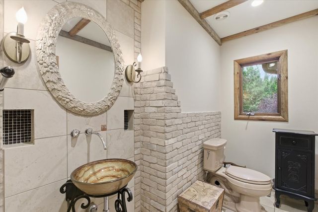 39 Mockingbird Lane, Oak Brook, IL 60523