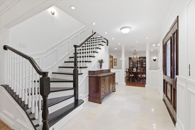 39 Mockingbird Lane, Oak Brook, IL 60523