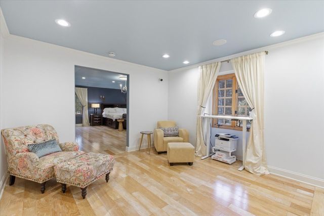 39 Mockingbird Lane, Oak Brook, IL 60523