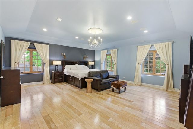 39 Mockingbird Lane, Oak Brook, IL 60523