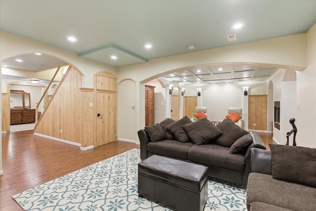 39 Mockingbird Lane, Oak Brook, IL 60523
