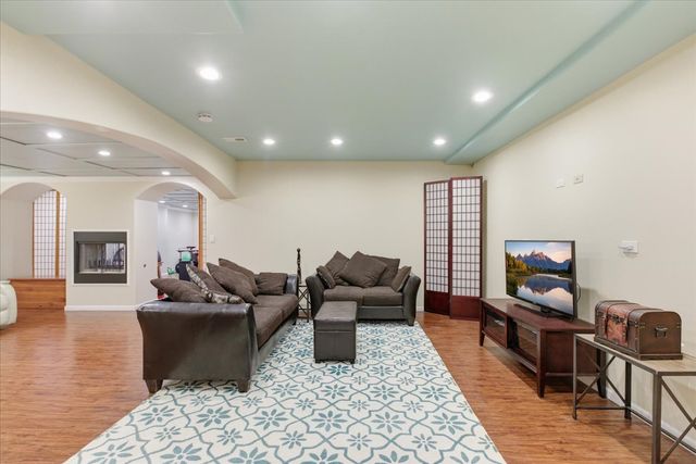 39 Mockingbird Lane, Oak Brook, IL 60523