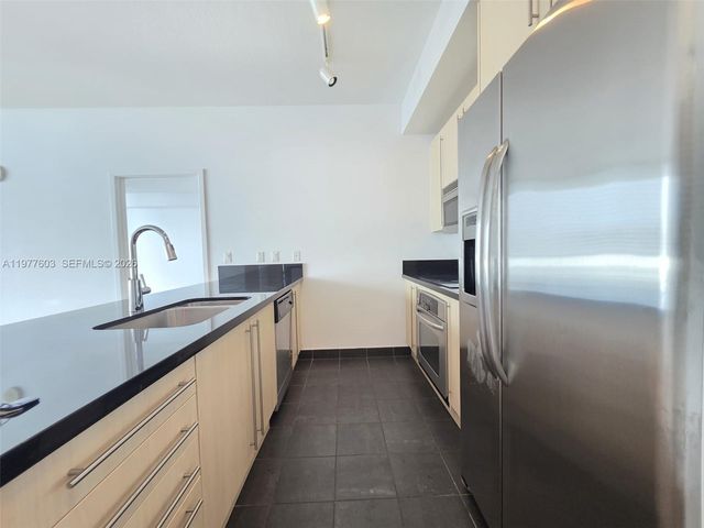 1111 SW 1st Ave 1823-N, Miami, FL 33130