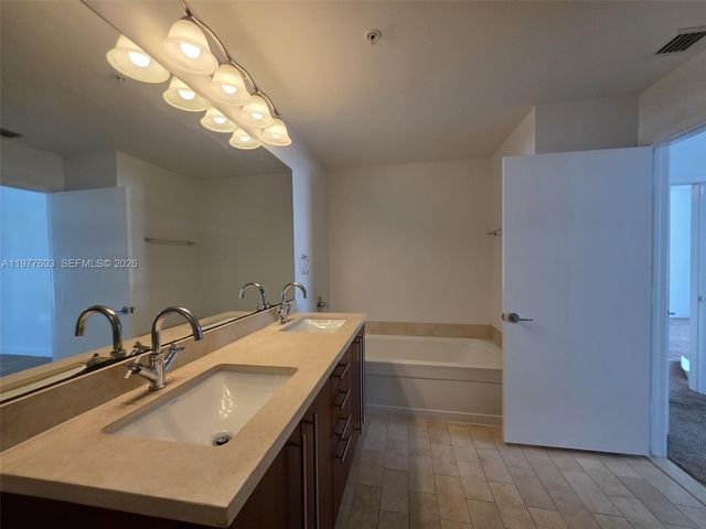 1111 SW 1st Ave 1823-N, Miami, FL 33130