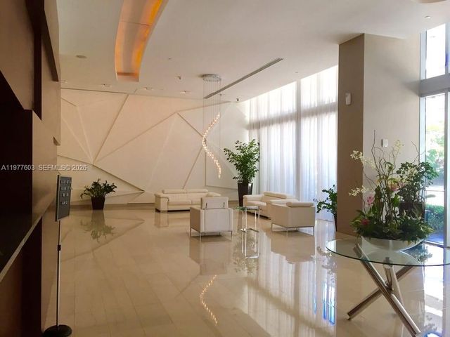 1111 SW 1st Ave 1823-N, Miami, FL 33130