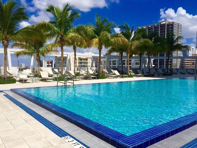 1111 SW 1st Ave 1823-N, Miami, FL 33130