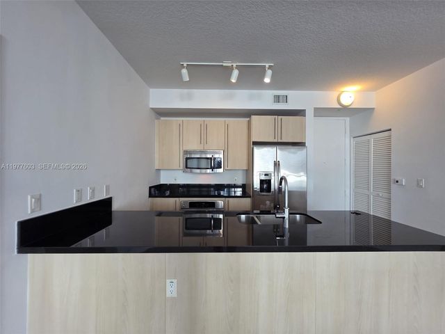 1111 SW 1st Ave 1823-N, Miami, FL 33130