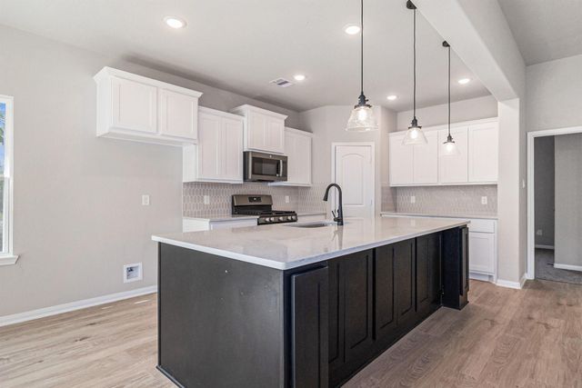 11702 Oakwood Ranch, Willis, TX 77378