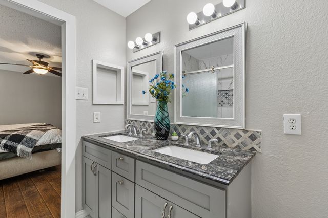 2224 Chestnut Drive, Little Elm, TX 75068