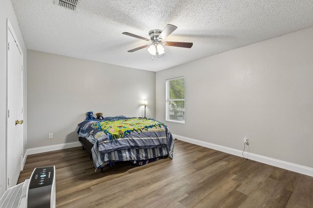 2224 Chestnut Drive, Little Elm, TX 75068