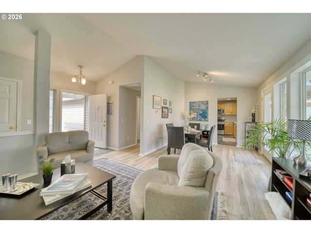 34385 HERON MEADOWS Dr, Scappoose, OR 97056