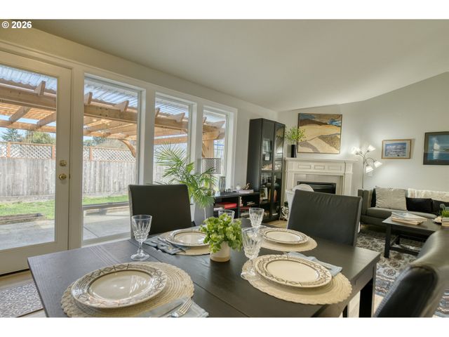 34385 HERON MEADOWS Dr, Scappoose, OR 97056