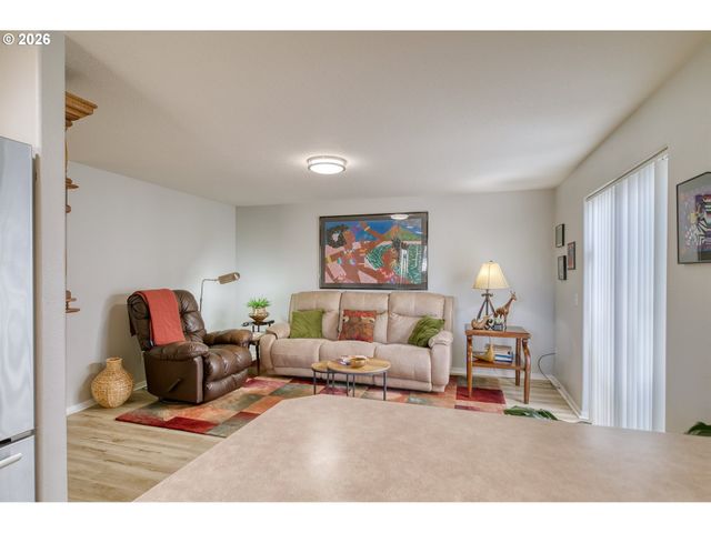 34385 HERON MEADOWS Dr, Scappoose, OR 97056