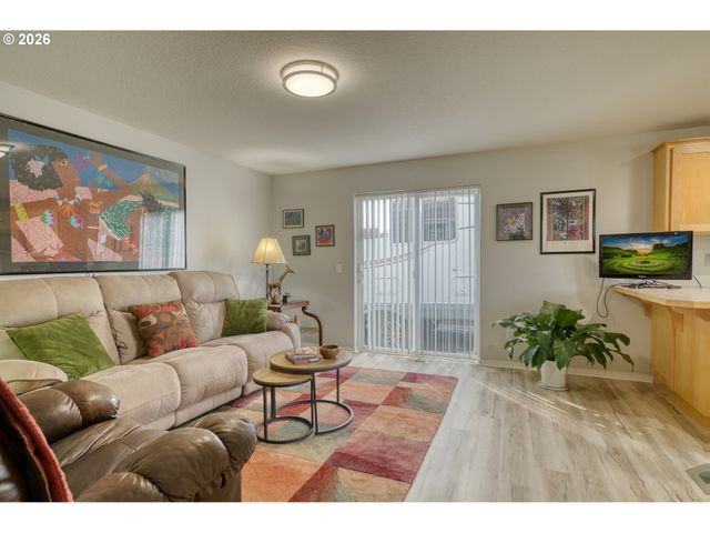 34385 HERON MEADOWS Dr, Scappoose, OR 97056