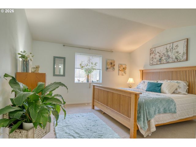 34385 HERON MEADOWS Dr, Scappoose, OR 97056