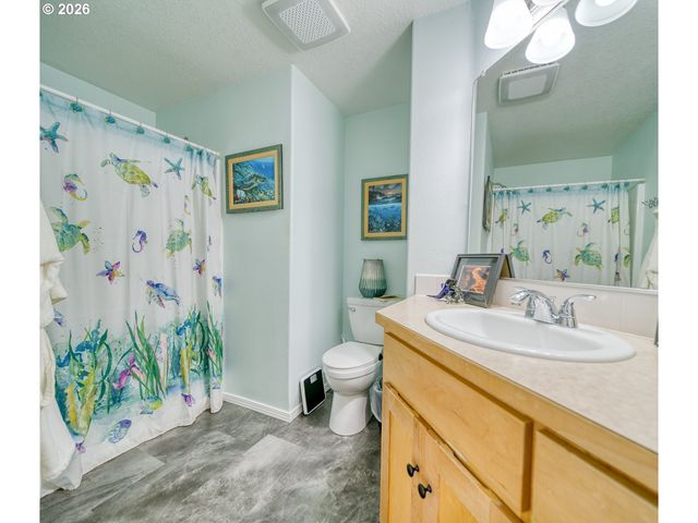 34385 HERON MEADOWS Dr, Scappoose, OR 97056