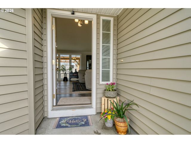 34385 HERON MEADOWS Dr, Scappoose, OR 97056