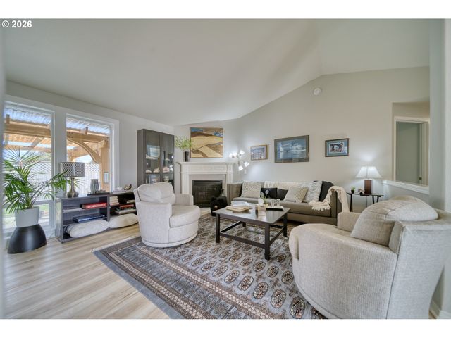 34385 HERON MEADOWS Dr, Scappoose, OR 97056