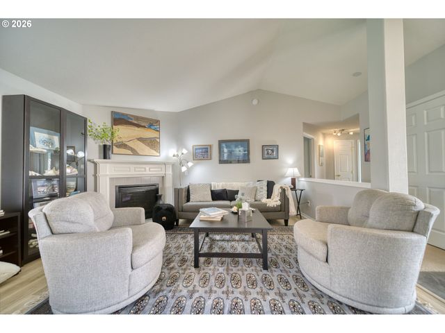 34385 HERON MEADOWS Dr, Scappoose, OR 97056