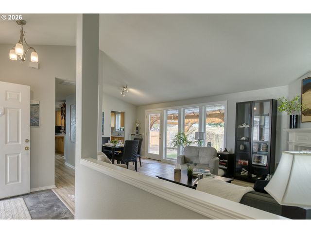 34385 HERON MEADOWS Dr, Scappoose, OR 97056