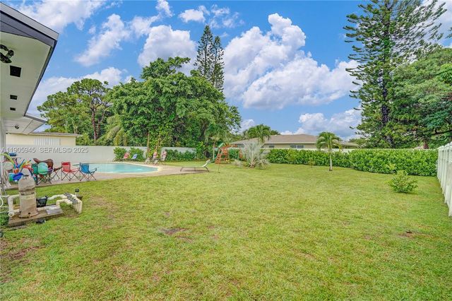 17000 NW 18th Avenue, Miami Gardens, FL 33056