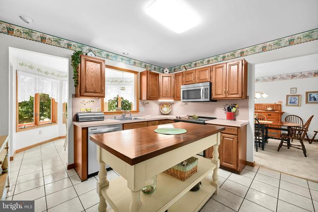 5057 VALLEY VIEW RD, Mohnton, PA 19540