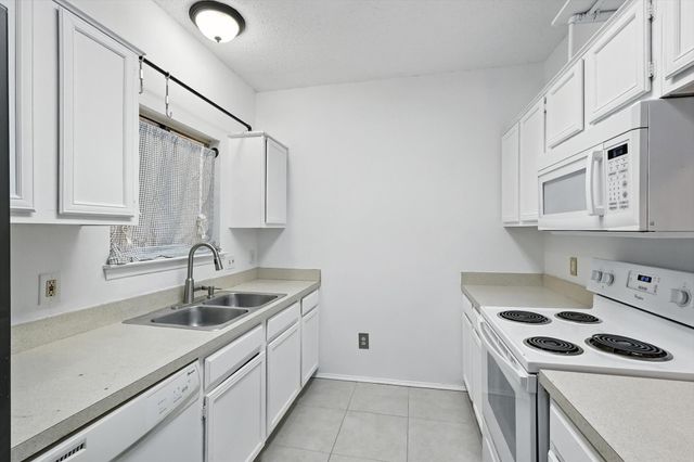 5550 Spring Valley Road D22, Dallas, TX 75254