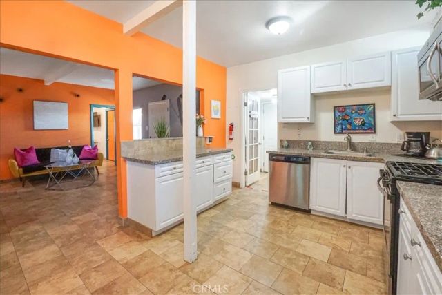 15880 La Vida Drive, Palm Springs, CA 92262